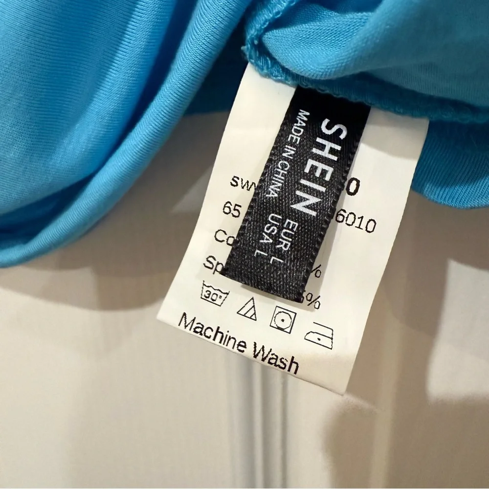 Bright Blue Cropped Stretchy Cami with Black Skinny Straps - Picture 5 of 6